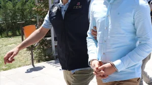 İş insanı rüşvet alırken suçüstü yakalandı: Dosyaya bakan savcının yakın dostum olduğunu söyledim