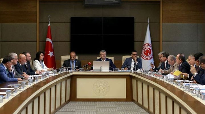 Turizm Ajansı vergi payını dövize yatırmış