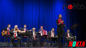 Milli şaire duygusal anma