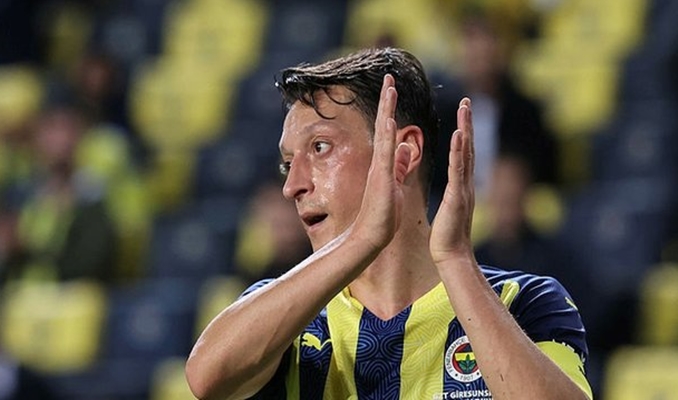 Mesut Özil kulüp satın alıyor