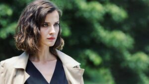 Yeni yılın ilk ilan-ı aşkı sevgilisiyle sarmaş dolaş pozunu paylaşan İrem Helvacıoğlu’ndan geldi