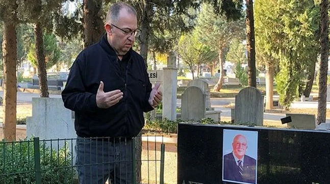 Mezar açıldı, meşhur iş insanı biyolojik baba çıktı!