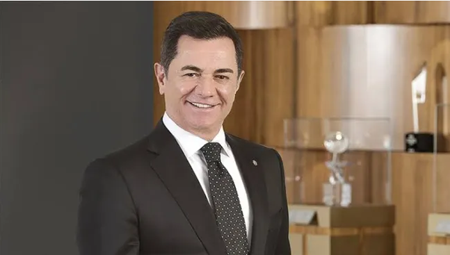 Ekonomik krizde bankacı Hakan Ateş’in aylık 10 bin Tl’lik kuaför bonkörlüğü