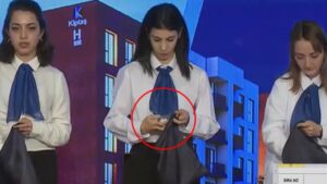 Kiptaş kurasında “hile” tartışmasına yol açan yeni görüntü! Yine hostes topa bakıp torbaya geri attı