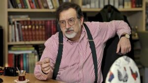 Murat Bardakçı ekran ekran gezen astrologlara ateş püskürdü: Modern baklacılar dinde yeri yok!