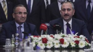 Abdulhamit Gül’ün istifasıyla kulisler hareketlendi: ‘Sırada dört bakan daha var’