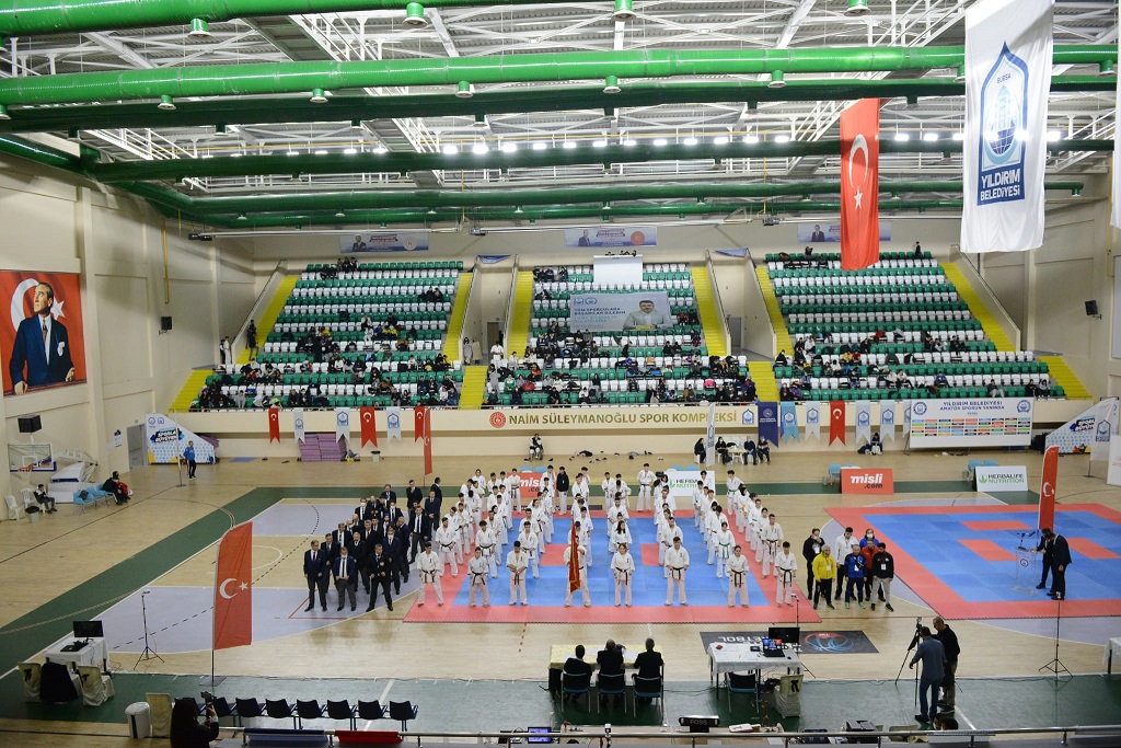 Yıldırım’da karate rüzgarı
