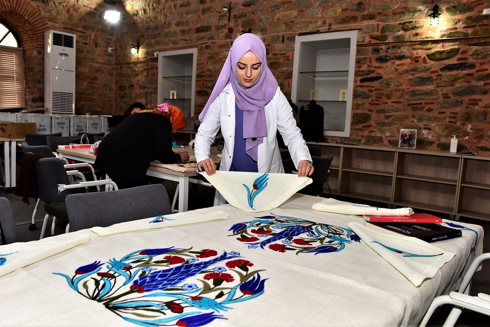 Bursa’da Yıldırımlı kadınların elinden keçe sanatı