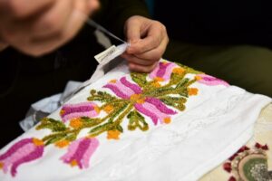Yıldırımlı Kadınlar İğne Oyalarını ilmek ilmek işliyor