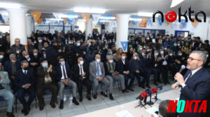 AKP’li Mahir Ünal’ın konuşma yaptığı sırada “Açım ben” diye bağıran yurttaş salondan çıkarıldı