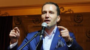 Facebook Erbakan’ın partisinin hesabını ‘aşı karşıtlığı’ nedeniyle kapattı