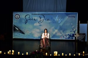 Bursa Yıldırım’da kursiyerlerden şiir dinletisi