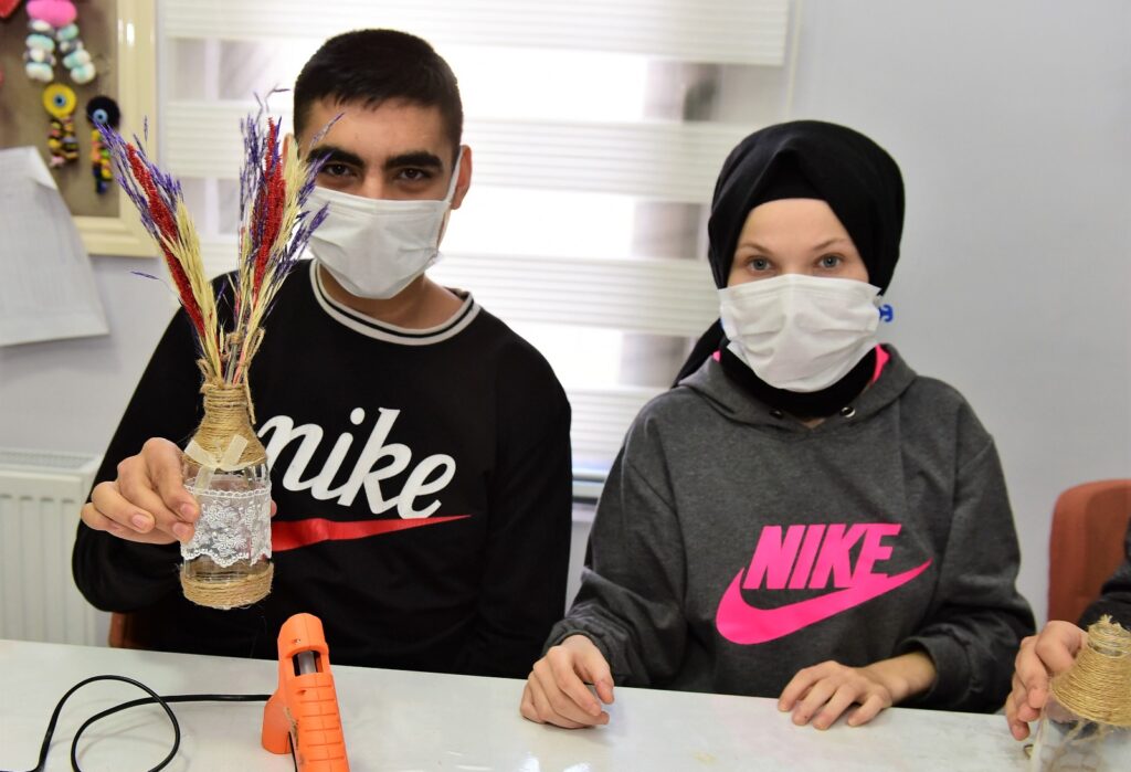 Yıldırım’da gençlerden iyilik hareketi