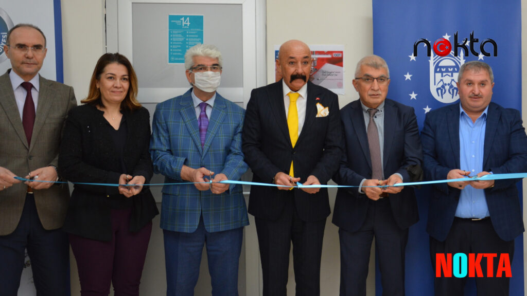 Bursa’da çocuklar sınıfta, anneler iş başında