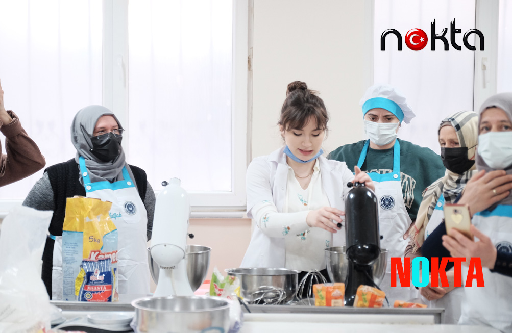 Bursa’da sessiz mutfağın eşsiz aşçıları işaret diliyle pasta börek yaptılar