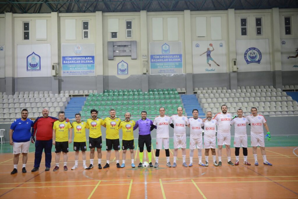 Basın çalışanları futsal ile stres atıyor