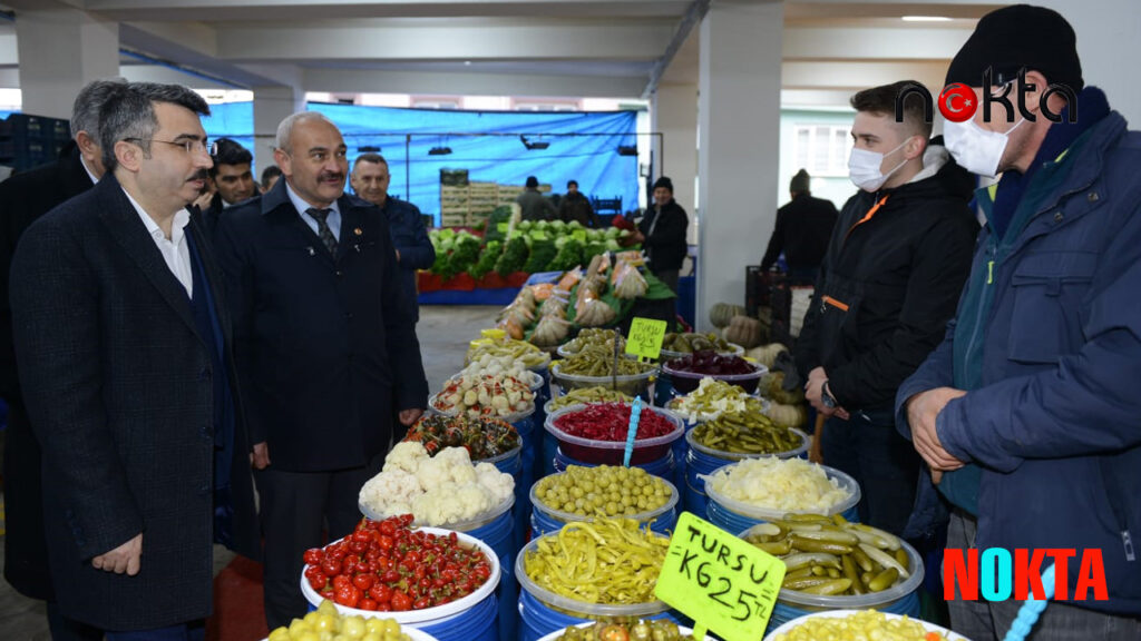 Başkan Yılmaz Sıracevizler pazar esnafı ile buluştu