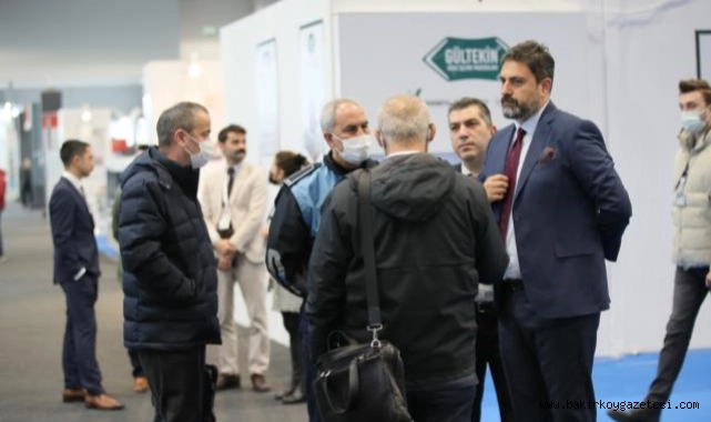 Eski gazeteci, yeni fuarcı Erhan Çelik, Bakırköy Belediyesi’nin vergi tabela teftişine çok sinirlendi