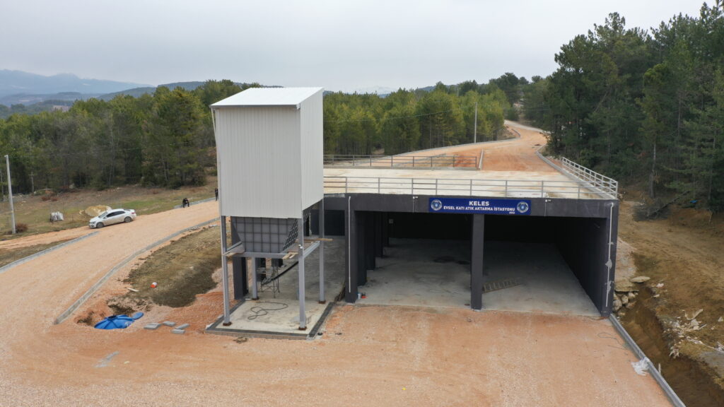 Keles’te evsel atık sorunu tarih oluyor