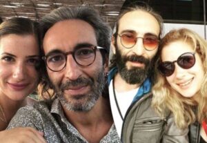 Eşinden Boşanmıştı…Sevgilisiyle Yakalandı