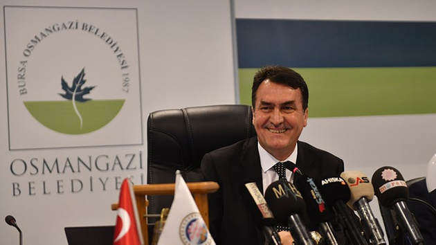 AK Parti’li Osmangazi Belediyesi’nden hediyelik eşyalara binlerce lira