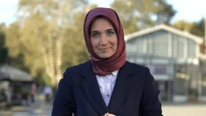 Tarihe geçen atama! Kübra Güran Yiğitbaşı, ilk başörtülü vali oldu