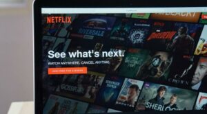 Netflix harekete geçti: Parola paylaşımı kalkıyor, reklamlar geliyor, ücretler düşüyor