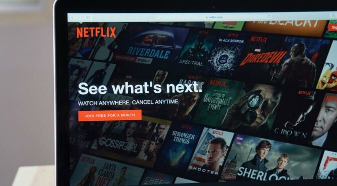 Netflix harekete geçti: Parola paylaşımı kalkıyor, reklamlar geliyor, ücretler düşüyor