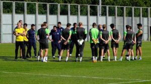 2. Lig’e düşen Bursaspor’da idmana yalnızca 10 futbolcu çıktı! Yabancı oyuncular tesislere bile gelmedi