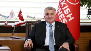 THY Genel Müdürü Bilal Ekşi, Anadolu Efes’i ‘Efes’ kelimesini sansürleyerek kutladı