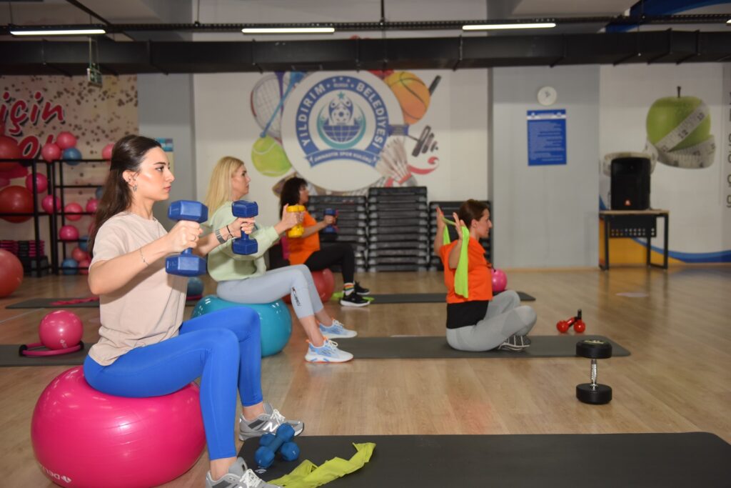 Yıldırım Belediyesi’nden kadınlara özel spor salonları