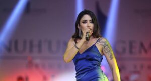 Melek Mosso konserinin iptal edilmesinin ardından Derya Uluğ ve Funda Arar, Isparta’daki festivalde sahneye çıkmama aldı