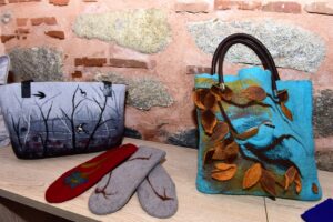 Yıldırımlı kadınların elinden keçe sanatı