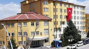 MHP’li belediye 1.2 milyon liraya bayrak direği dikecek