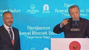 Erdoğan müteahhite kızdı: “Hamza Bey değiştirelim bunu”