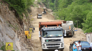 Cengiz İnşaat’a ait taş ocağında çalışan şoförler kontak kapattı: 90 gün oldu paralarımız ödenmiyor