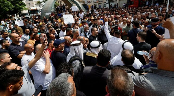 İran’da başlayan zam protestoları büyüyor