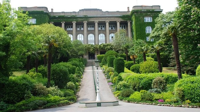 Robert Kolej’in fiyatı dudak uçuklattı! Servet gerekiyor…