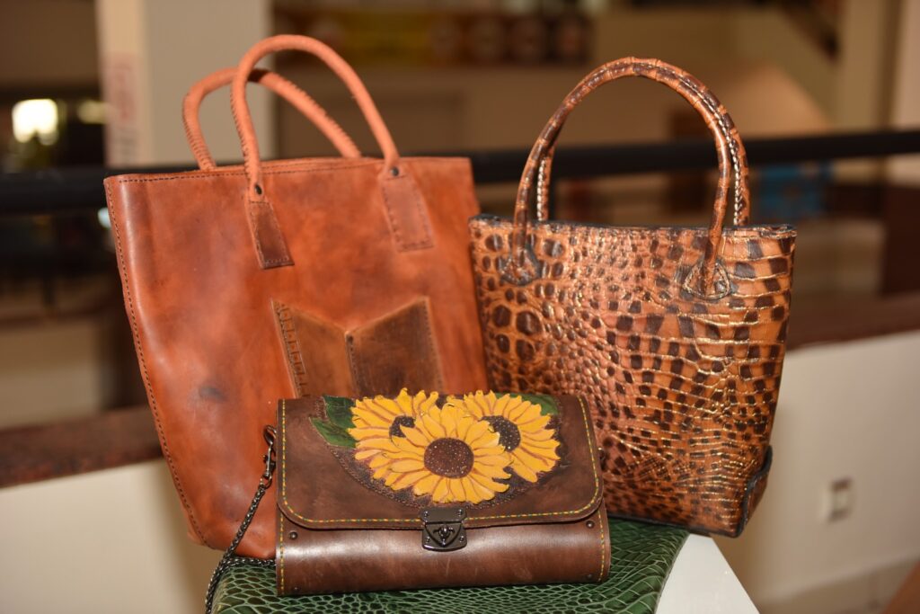 El Emeği Göz Nuru Deri Sergisi