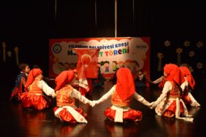 Yıldırımlı miniklerin mezuniyet heyecanı