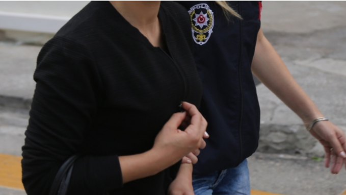 Bozcaada Kaymakamı’nın eşine FETÖ gözaltısı