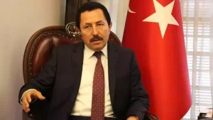 Halen devletin içindeki eski vali tarikat toplantısından çıktı