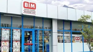 BİM market kapısında skandal