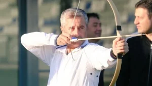 Hayırseverler okul yapmak için arsa bulamıyor, okçuluk tesisi yapan AKP’li belediye 25 arsa satıyor