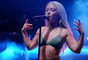 Ece Seçkin’e Bursa’da şok! Neye uğradığını şaşırdı…