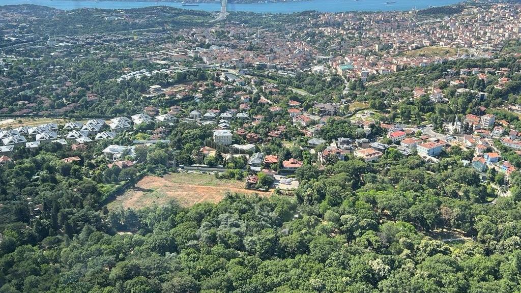 Eski belediye başkanından İstanbul’un göbeğinde tepki çeken ‘tıraşlama’