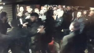 ‘Sarallar’ olarak bilinen organize suç örgütünün, Beşiktaş’ta mekan basma görüntüleri ortaya çıktı