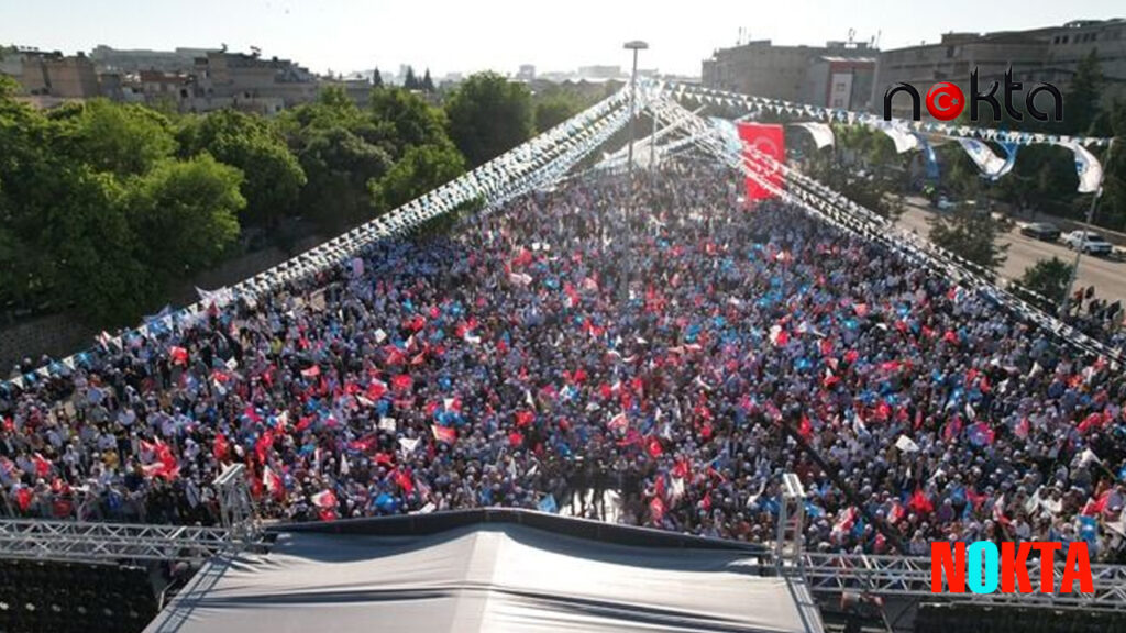 Deva Partisi’nin Gaziantep Mitingi görüntülerini Ak Parti kendi gibi paylaşmış