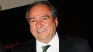 Galerici Mehmet Çelik’ten dolandırıcılık ihbarı