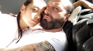 Özlem Ada Şahin replika çantalarla havasını atıyor